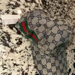 Gucci Beige Monogram Hat with Red and Green Stripe size small Gucci Authentic Beige Monogram Cap with Red and Green Stripe New main image 3